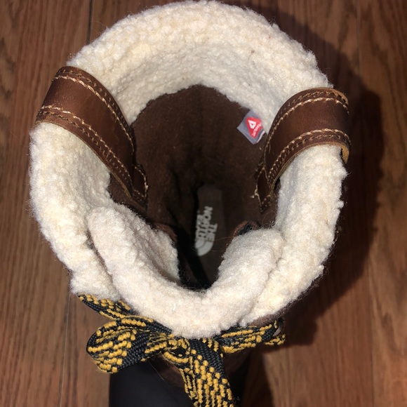 North face winter boots. - Picture 4 of 6